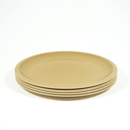 Elevate your dining experience with Jars Cantine's 12-piece Vert Argile earthenware tableware.
