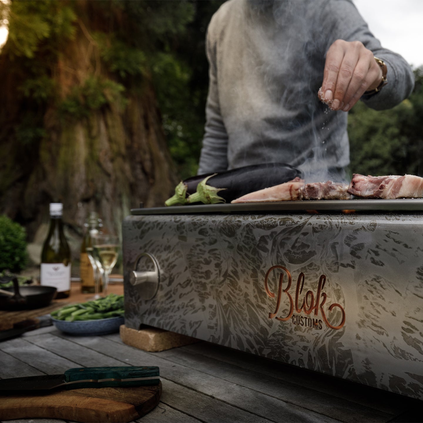 Tabletop grill with a stunning Patina finish from Blok Naka