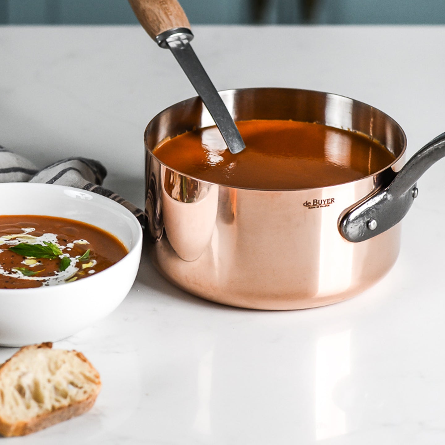 De Buyer Prima Matera CI induction saucepan and lid for professional use