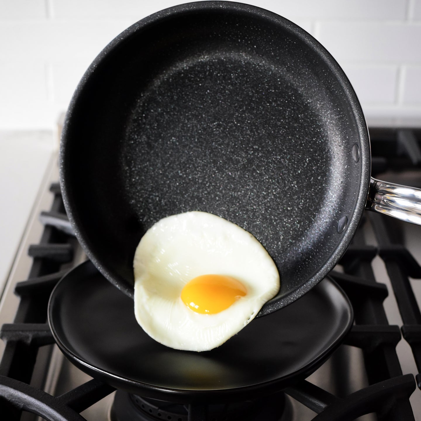 Professional non-stick frying pan made with 18/10 stainless steel by Hestan